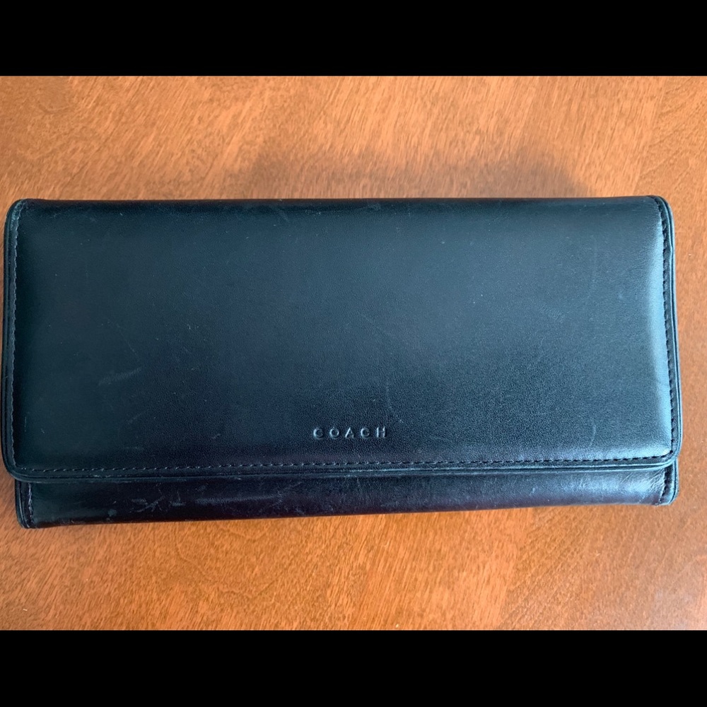 AUTHENTIC Black Coach wallet. BARELY used.